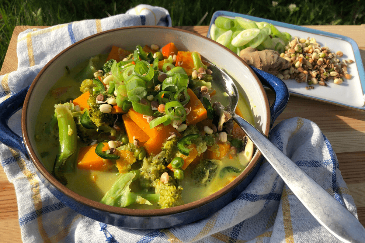 THE TRAVELLING VEGAN: Tasty Vegan Thai Green Curry