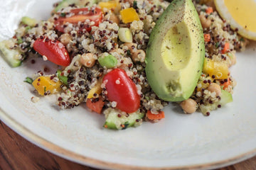 Quick and easy recipe for tasty vegan lemon and chickpea quinoa salad