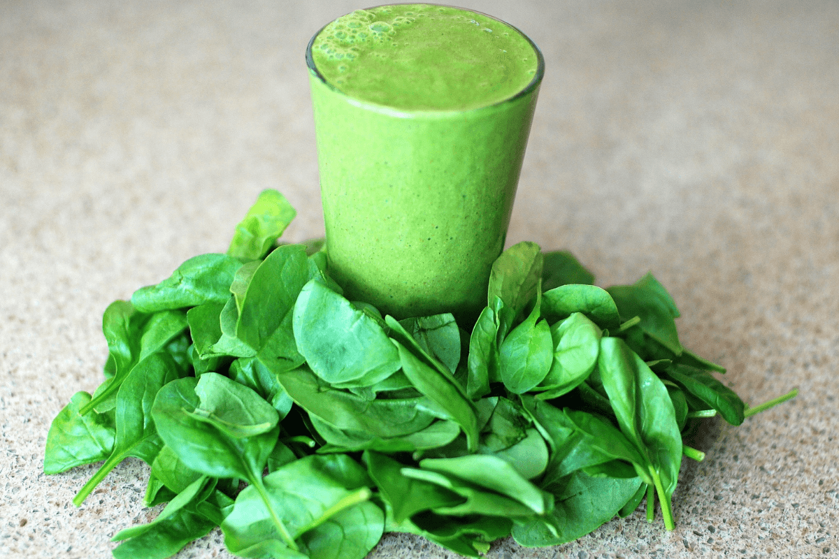 THE TRAVELLING VEGAN: Tropical Thunder Green Smoothie Recipe